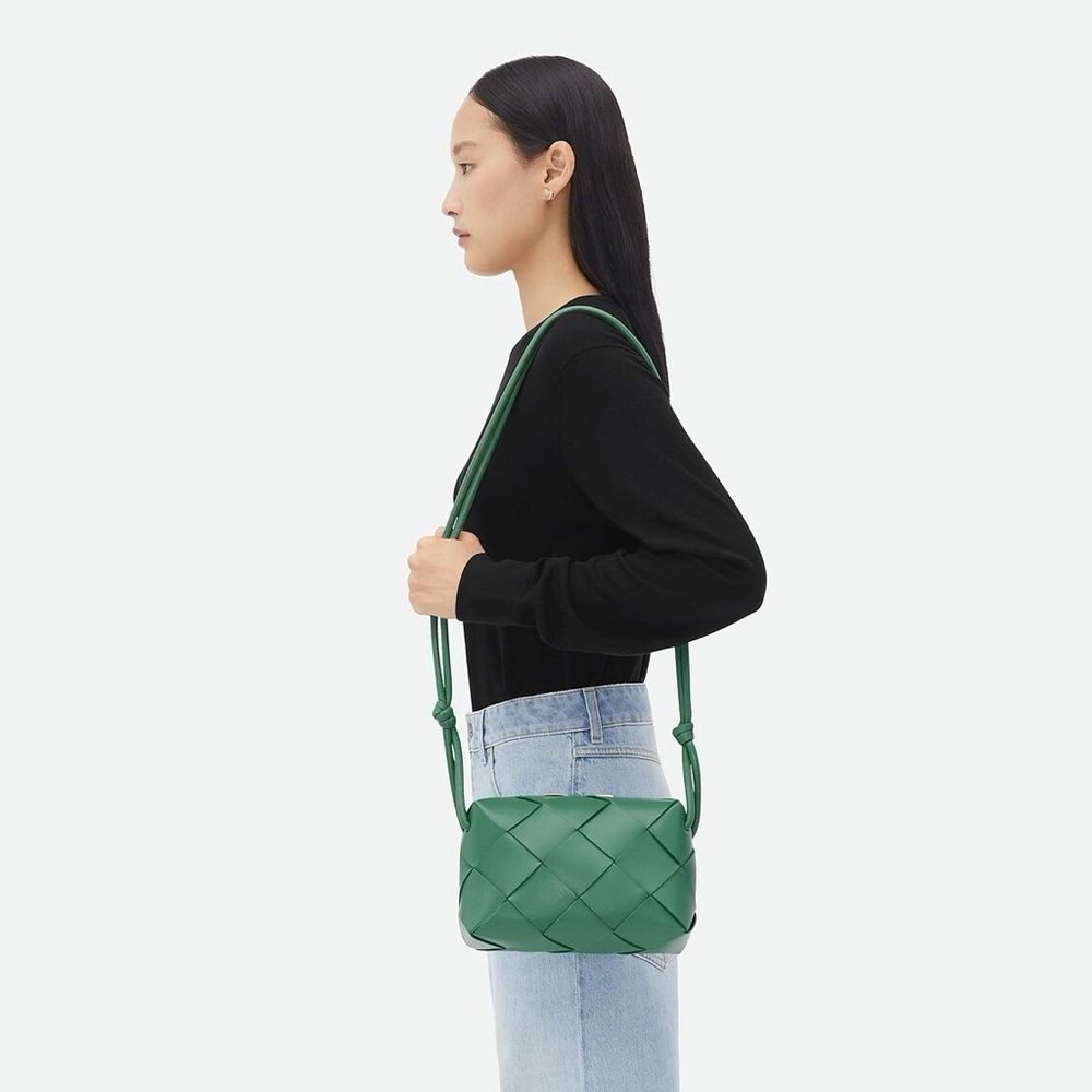 Bottega Veneta small cassette bag in Mermaid